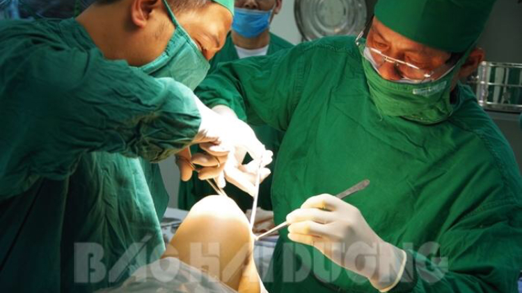 PHÒNG KHÁM TAI MŨI HỌNG Bác sĩ Chuyên Khoa1 TRẦN LONG