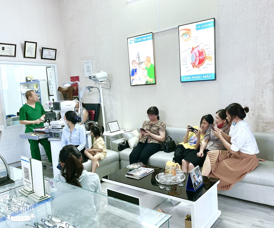 Phòng khám chuyên khoa mắt BS Bách