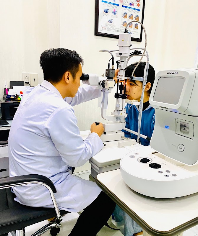 PHÒNG KHÁM MẮT QUANG LỘC- Thạc sĩ Bác sĩ Phạm Đăng Quang